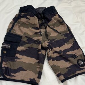 Kids  Camouflage Cargo Shorts worn quiksilver